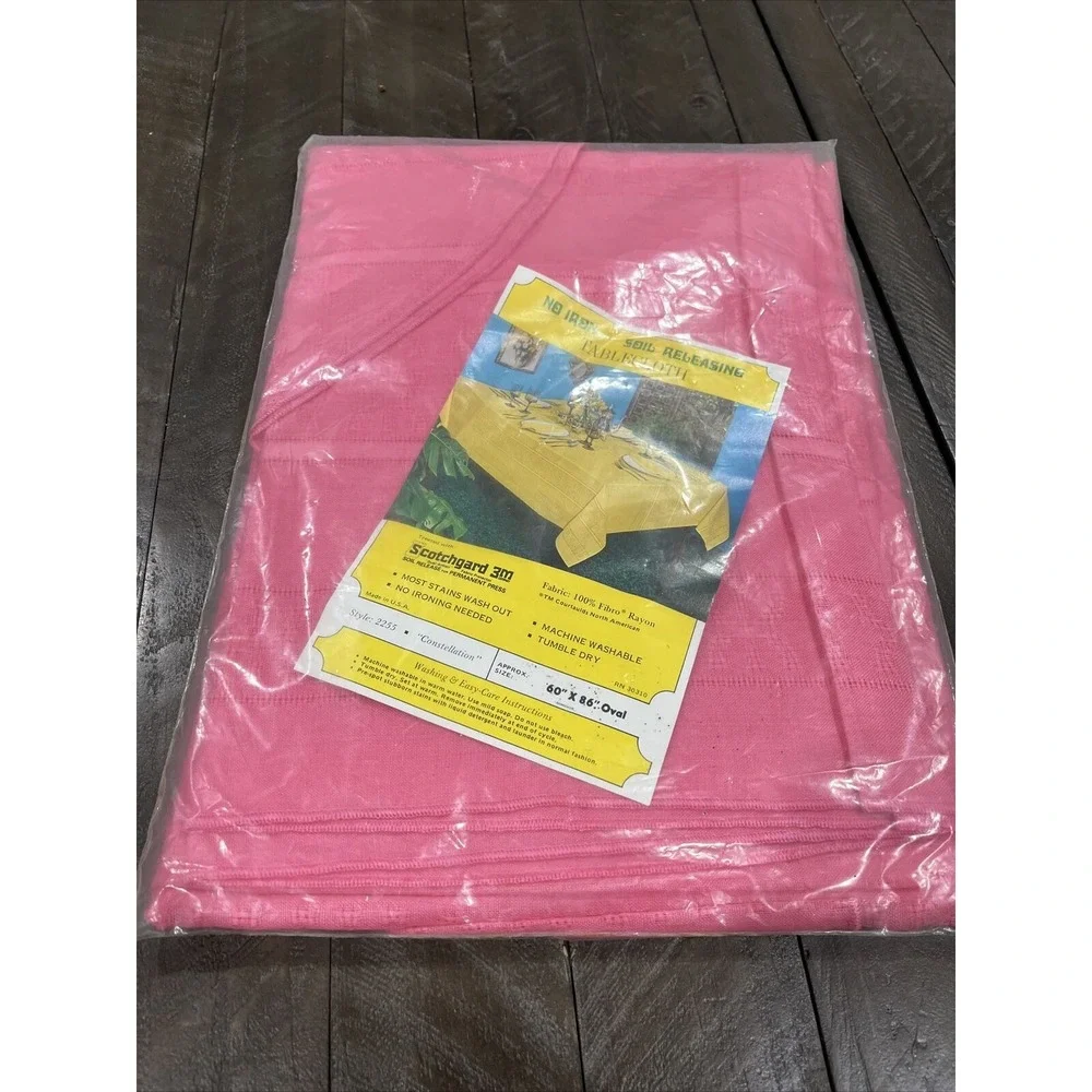 Vintage Pink Oval Tablecloth 60